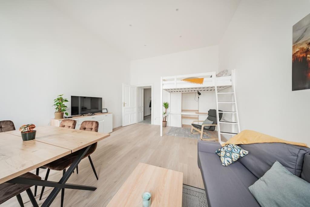 75 M² Near Nussdorferstrasse U6 * Wien